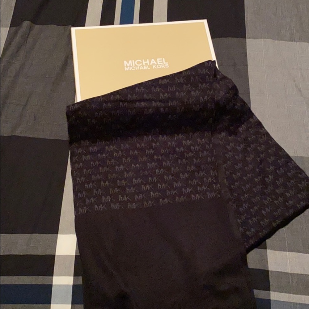 Michael Kors Winter Scarf